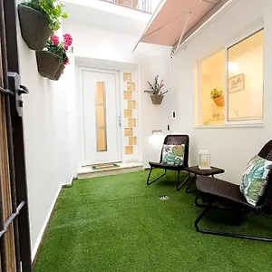  Apartamento Carretería, Central, Cosy With An Andalusian Patio